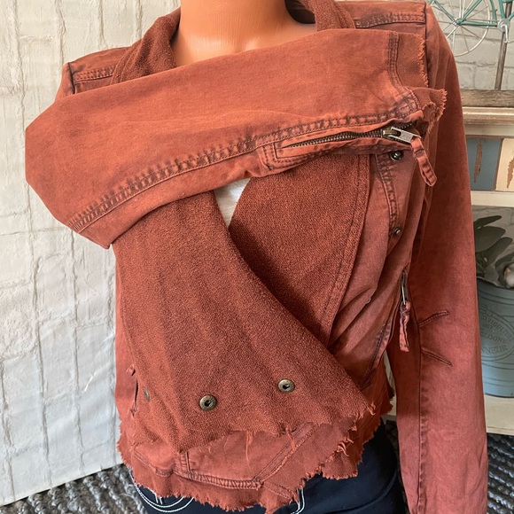 Free People Collapsing Twill Raw EdgeJacket Multifunctional S NWT! - Picture 6 of 13
